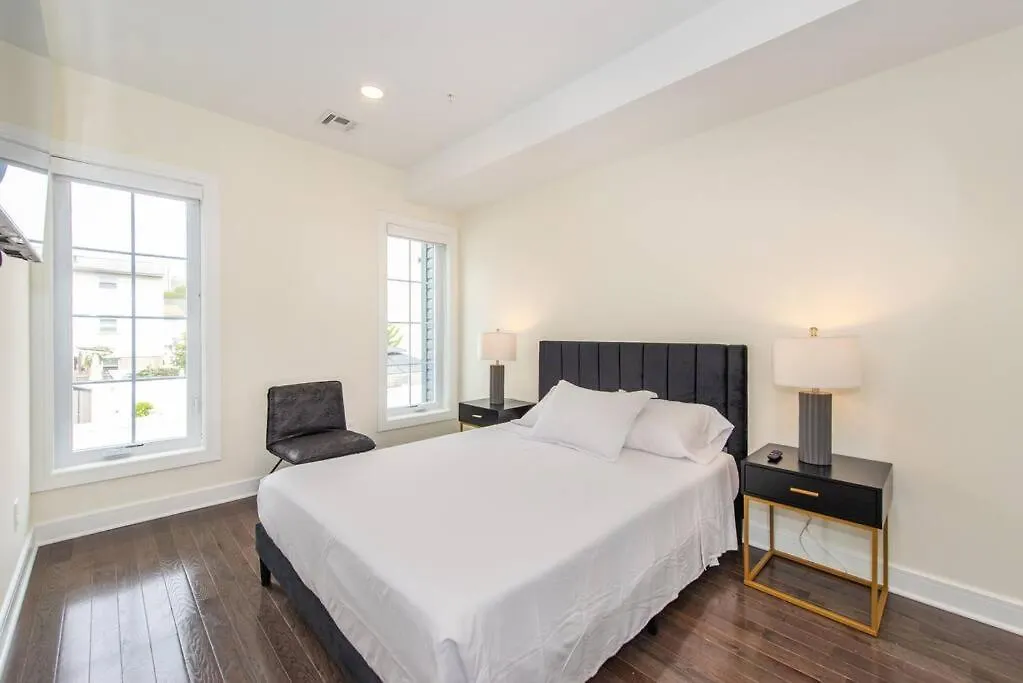 Stylish Chic Condo Nyc At Fingertips North Bergen