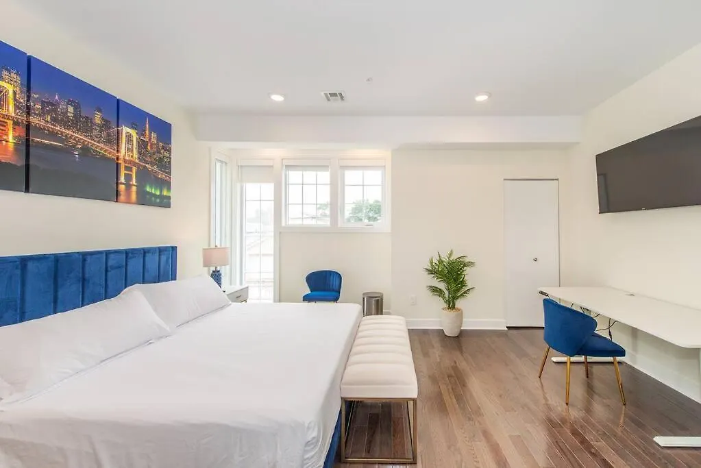 Stylish Chic Condo Nyc At Fingertips location